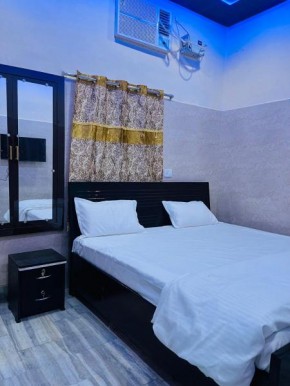 Saroja paying guest house